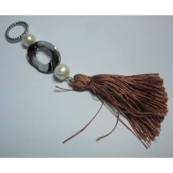 Pendant with tassel, mother of pearl and pearls
