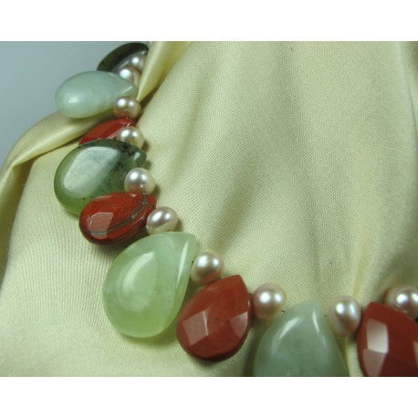Necklace with pearls, prehnite and jasper