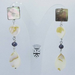 Earrings with mother of pearl and gray pearls