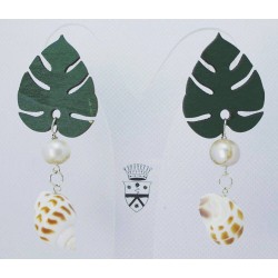 Earrings with wood leaf, shells and pearls