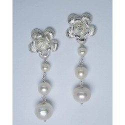 Earrings with brass camelia and white pearls