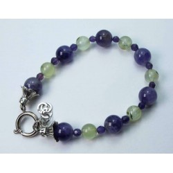 Bracelet with amethyst and prehnite