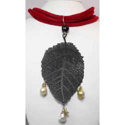 Multistrand red velvet necklace with baroque pearls, onyx and enamelled leaf