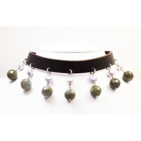 Leather choker and bracelet with pearls and labradorite