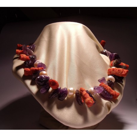 Necklace with "branches" of madrepora and amethyst with freshwater pearls