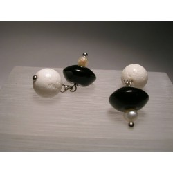 Cufflinks with white coral, onyx and freshwater pearls
