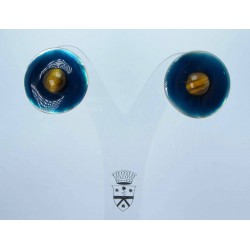 Earrings with enamelled Tahiti mother of pearl and cabochon tiger eyes