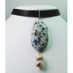 Black leather choker with baroque pearl, green jasper and cabochon amethyst