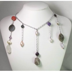 Aluminium necklace with pearls and semi-precious stones